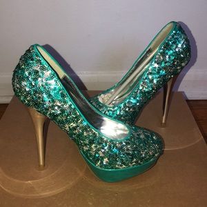 Turquoise and silver pumps